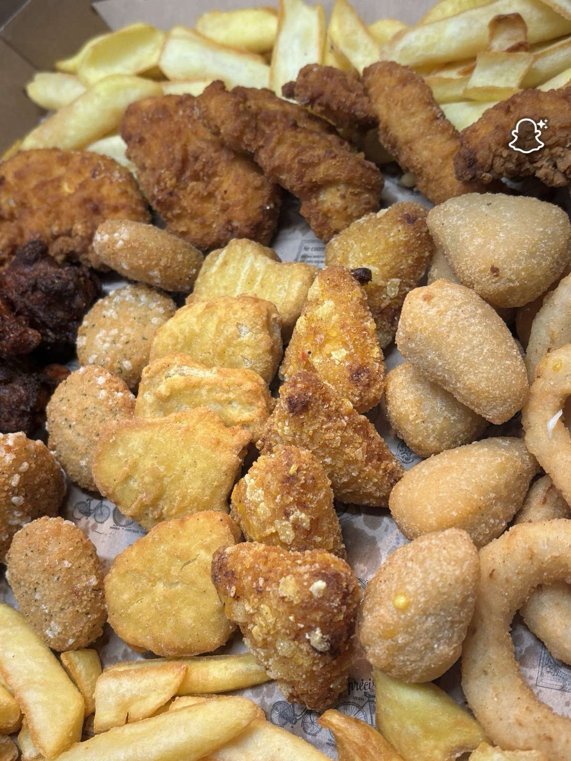 Tapas croustillants : nuggets, bouchées et frites